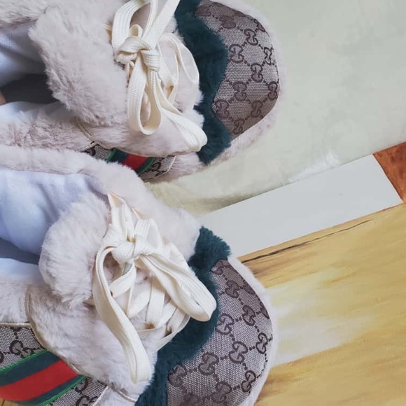 Unk Fuzzy White Luxe Comfort Winter Shoes Size 35-45. - Picture 6 of 7